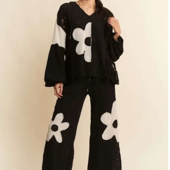 NEW Davi & Dani Waffle Knit Wide Leg Pants with Flower Patch & Lace Size L,M & S - Picture 7 of 15